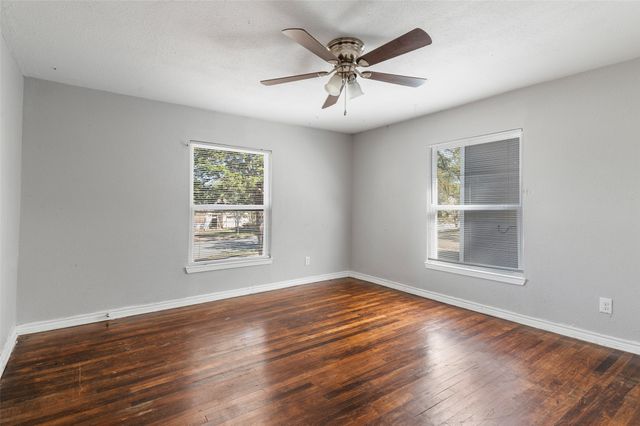 1330 W Sears Street, Denison, TX 75020