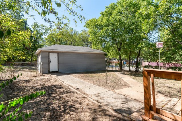 1330 W Sears Street, Denison, TX 75020