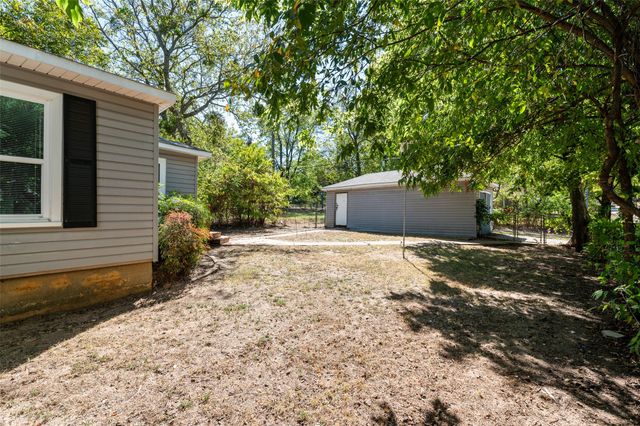 1330 W Sears Street, Denison, TX 75020
