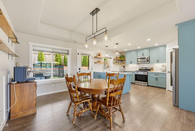 1031 Ruby Meadows Drive, Eagle Point, OR 97524