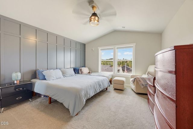 1031 Ruby Meadows Drive, Eagle Point, OR 97524