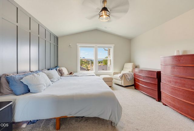 1031 Ruby Meadows Drive, Eagle Point, OR 97524