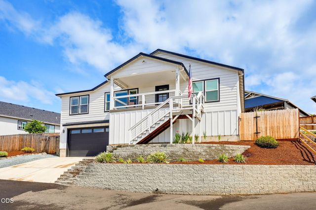 1031 Ruby Meadows Drive, Eagle Point, OR 97524