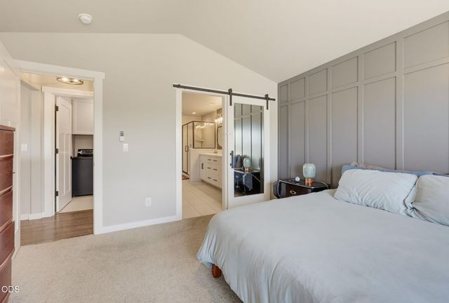 1031 Ruby Meadows Drive, Eagle Point, OR 97524