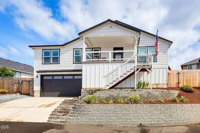 1031 Ruby Meadows Drive, Eagle Point, OR 97524