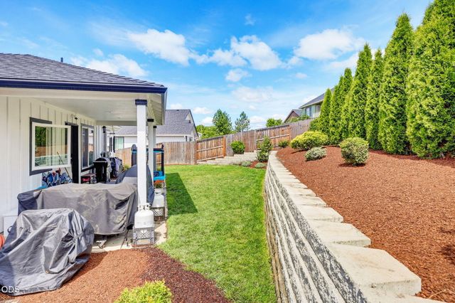 1031 Ruby Meadows Drive, Eagle Point, OR 97524