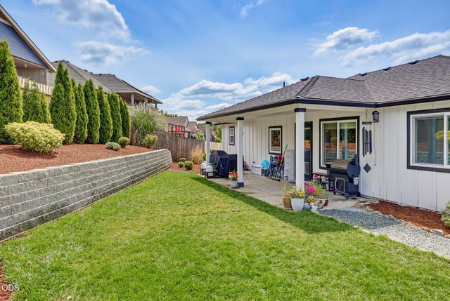 1031 Ruby Meadows Drive, Eagle Point, OR 97524