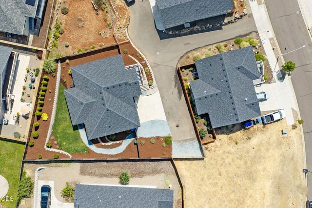 1031 Ruby Meadows Drive, Eagle Point, OR 97524