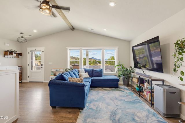 1031 Ruby Meadows Drive, Eagle Point, OR 97524
