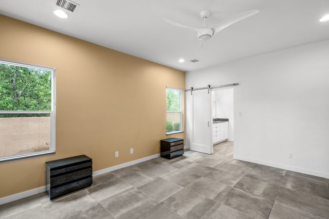 465 Calle Volver, Santa Fe, NM 87505