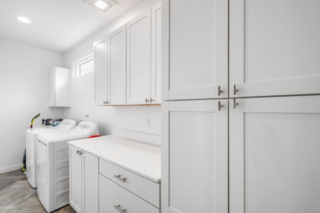 465 Calle Volver, Santa Fe, NM 87505