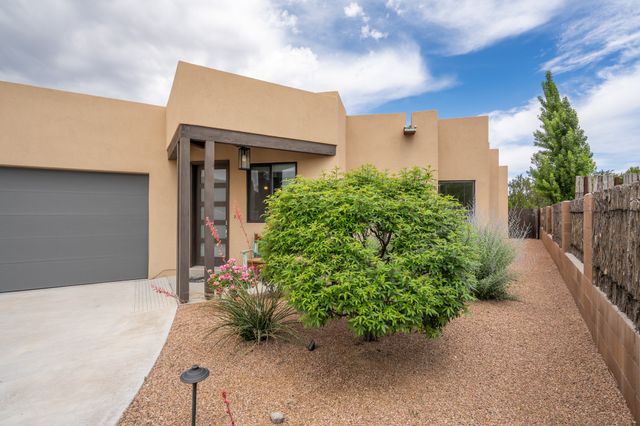 465 Calle Volver, Santa Fe, NM 87505