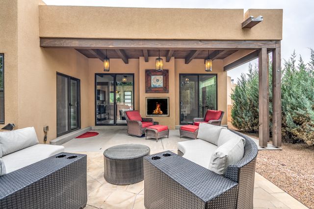 465 Calle Volver, Santa Fe, NM 87505
