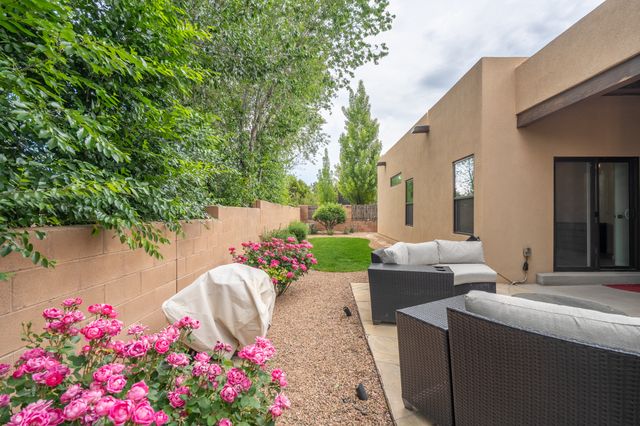 465 Calle Volver, Santa Fe, NM 87505