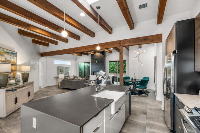 465 Calle Volver, Santa Fe, NM 87505