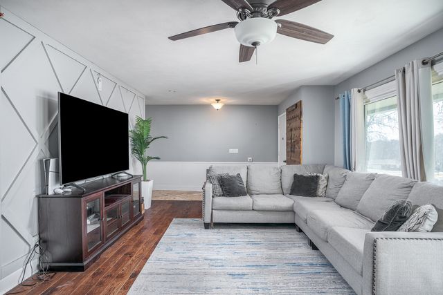 3225 28th Street Court, Rock Island, IL 61201