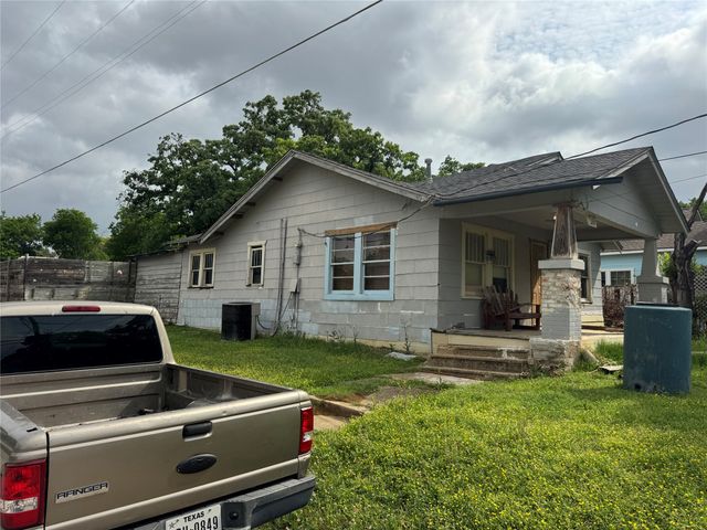 3301 Baylor Street, Fort Worth, TX 76119