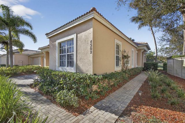 4502 Hickory Drive, Palm Beach Gardens, FL 33418