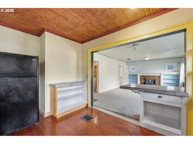 2714 Ne EVERETT St, Portland, OR 97232