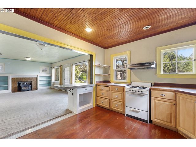 2714 Ne EVERETT St, Portland, OR 97232