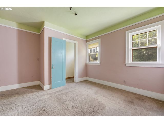 2714 Ne EVERETT St, Portland, OR 97232