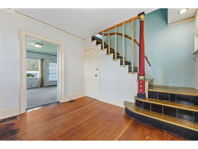 2714 Ne EVERETT St, Portland, OR 97232