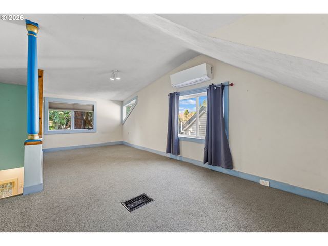 2714 Ne EVERETT St, Portland, OR 97232