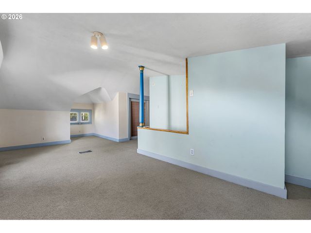 2714 Ne EVERETT St, Portland, OR 97232