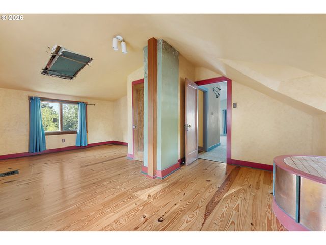 2714 Ne EVERETT St, Portland, OR 97232