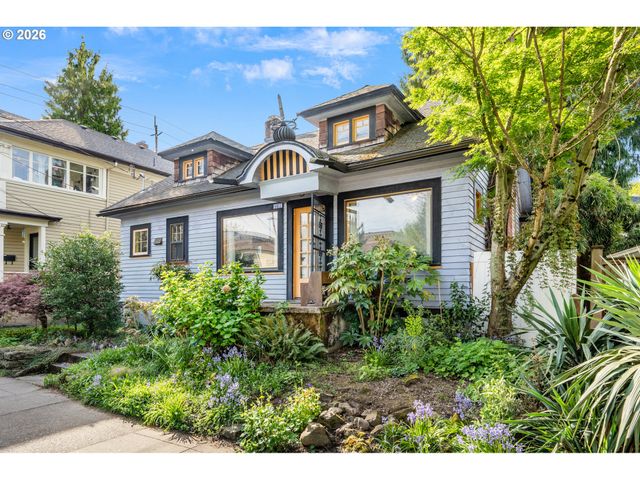 2714 Ne EVERETT St, Portland, OR 97232