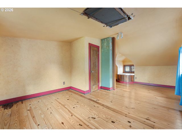 2714 Ne EVERETT St, Portland, OR 97232