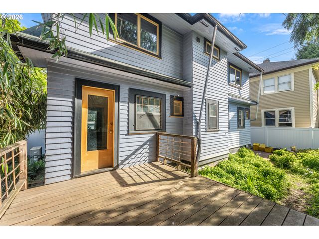 2714 Ne EVERETT St, Portland, OR 97232