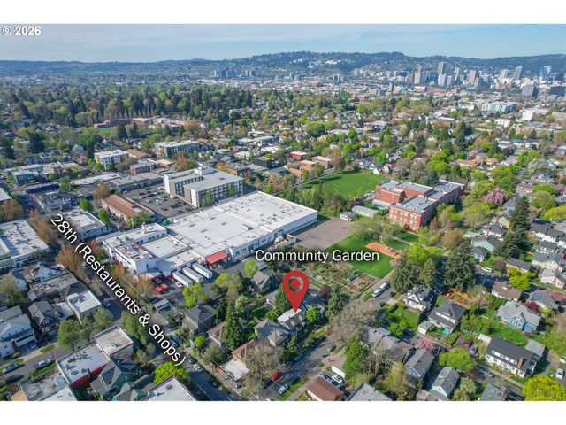 2714 Ne EVERETT St, Portland, OR 97232