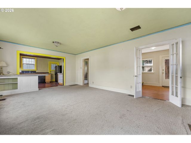 2714 Ne EVERETT St, Portland, OR 97232