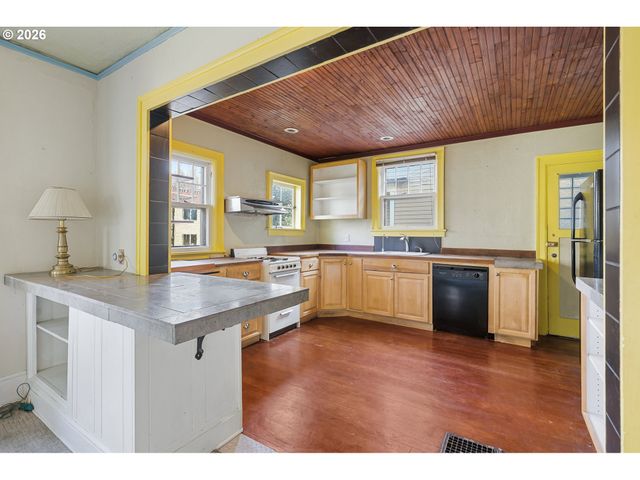 2714 Ne EVERETT St, Portland, OR 97232