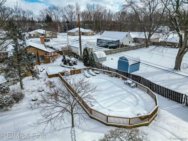 36057 Farmbrook Drive, Clinton Township, MI 48035