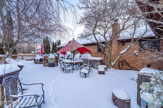 36057 Farmbrook Drive, Clinton Township, MI 48035