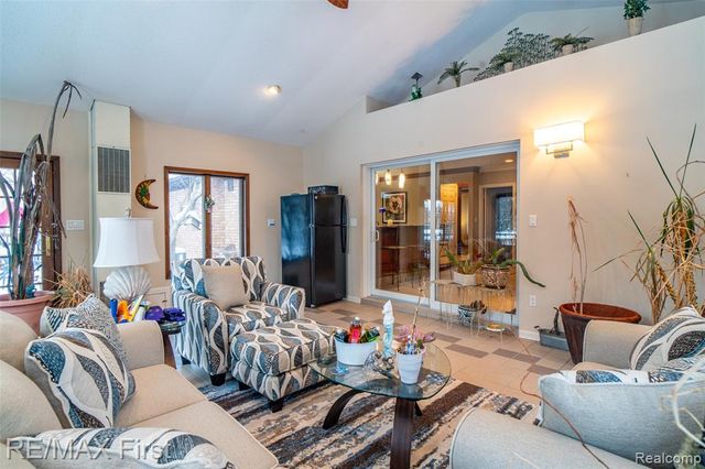 36057 Farmbrook Drive, Clinton Township, MI 48035