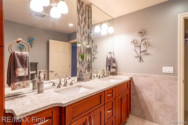 36057 Farmbrook Drive, Clinton Township, MI 48035