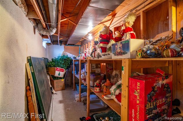 36057 Farmbrook Drive, Clinton Township, MI 48035