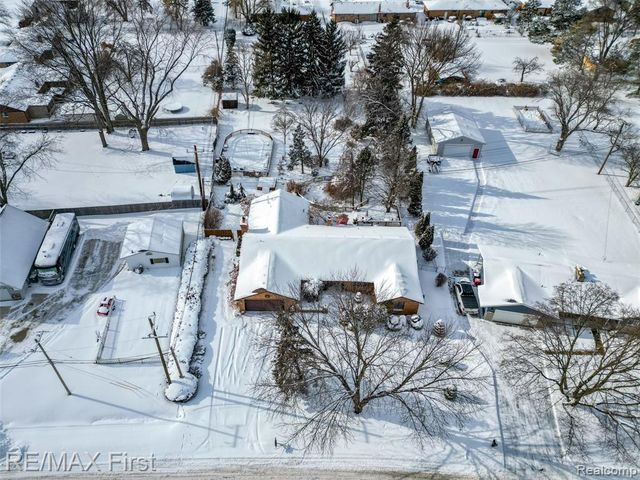 36057 Farmbrook Drive, Clinton Township, MI 48035