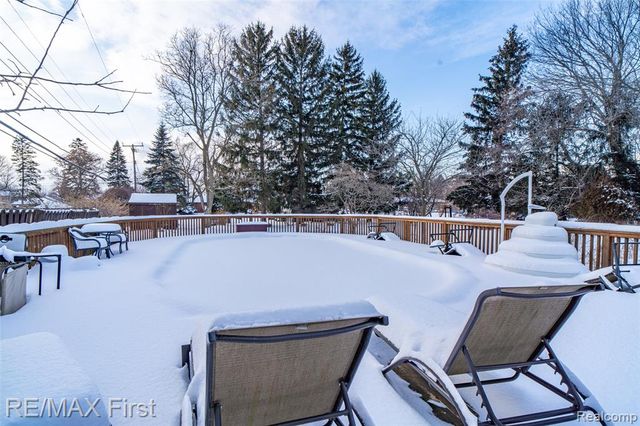 36057 Farmbrook Drive, Clinton Township, MI 48035