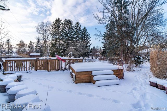 36057 Farmbrook Drive, Clinton Township, MI 48035