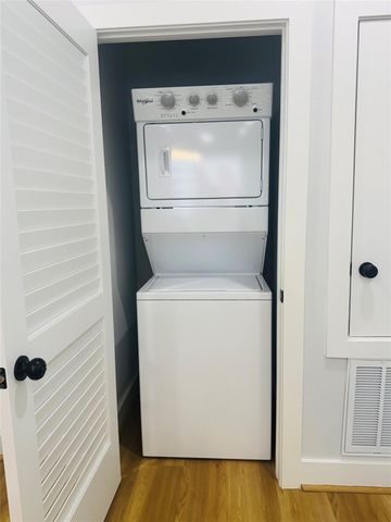 867 S Victory Drive, Houston, TX 77088