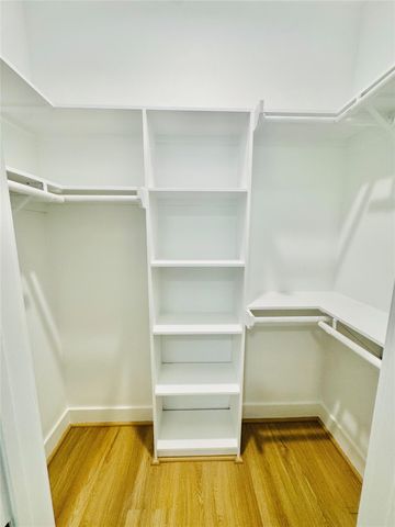 867 S Victory Drive, Houston, TX 77088