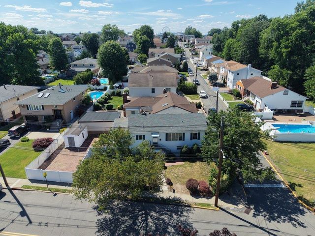 55 CENTRAL LANE, Secaucus, NJ 07094