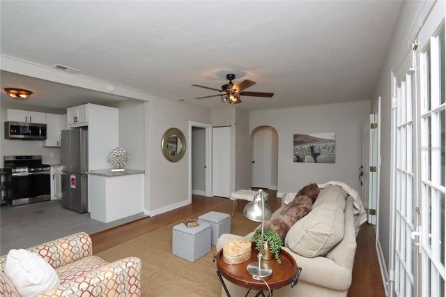 1532 13TH STREET S, St Petersburg, FL 33705