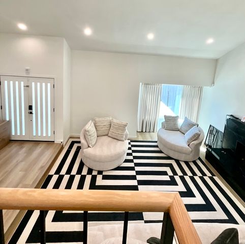 10649 Willowbrae Avenue, Chatsworth (los Angeles), CA 91311