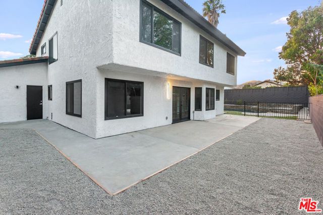 10649 Willowbrae Avenue, Chatsworth (los Angeles), CA 91311