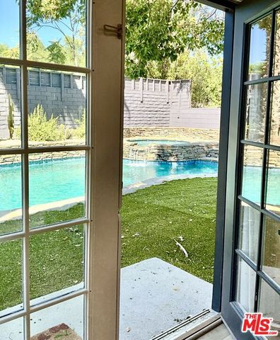 10649 Willowbrae Avenue, Chatsworth (los Angeles), CA 91311